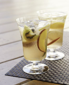 recipe_m_whiteteasangria_265x325