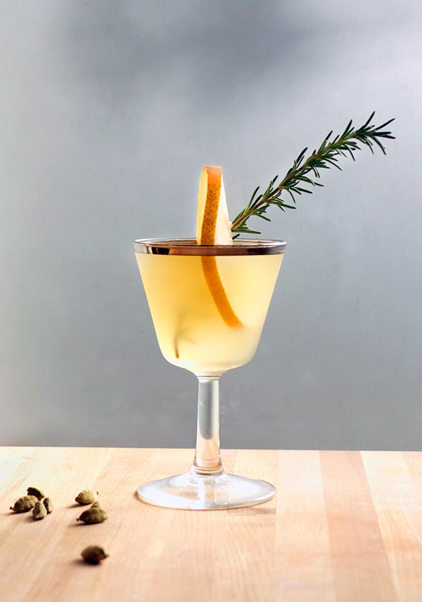 winter pear cocktail