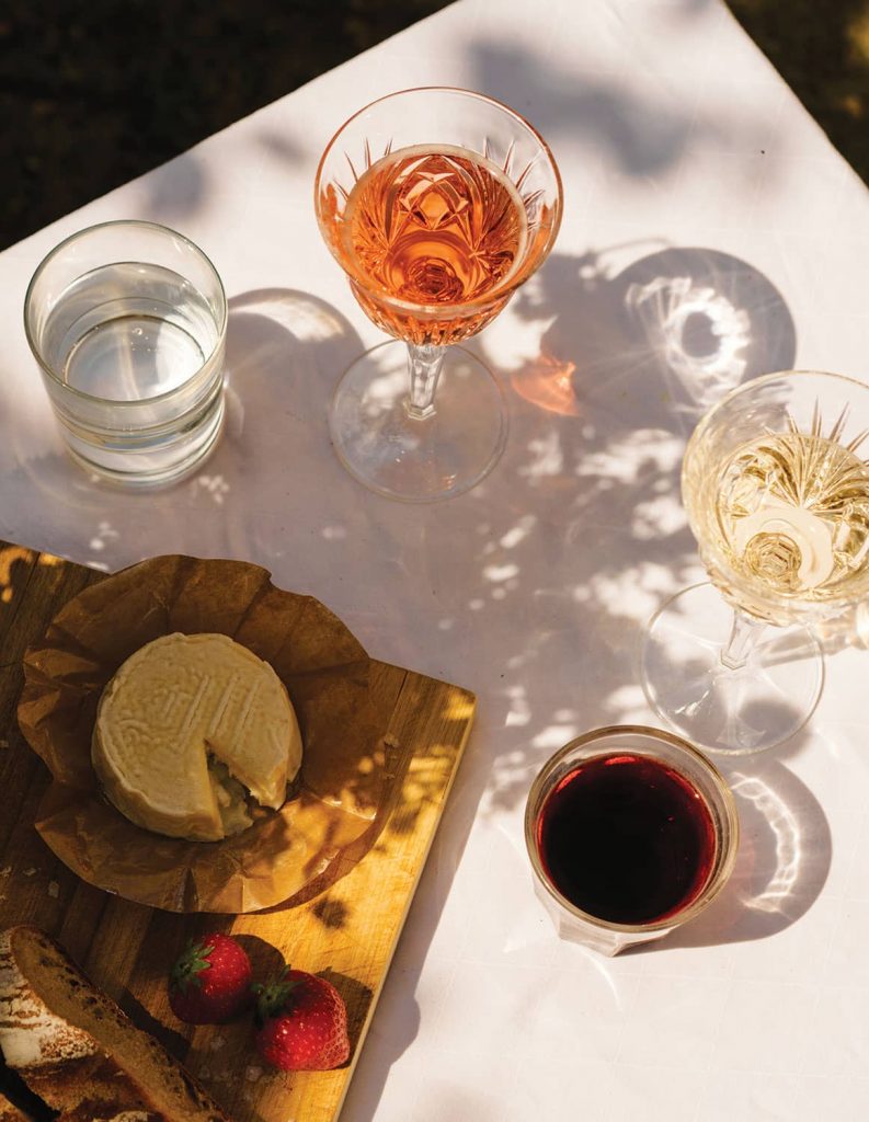 nonalcoholic wines and cheese