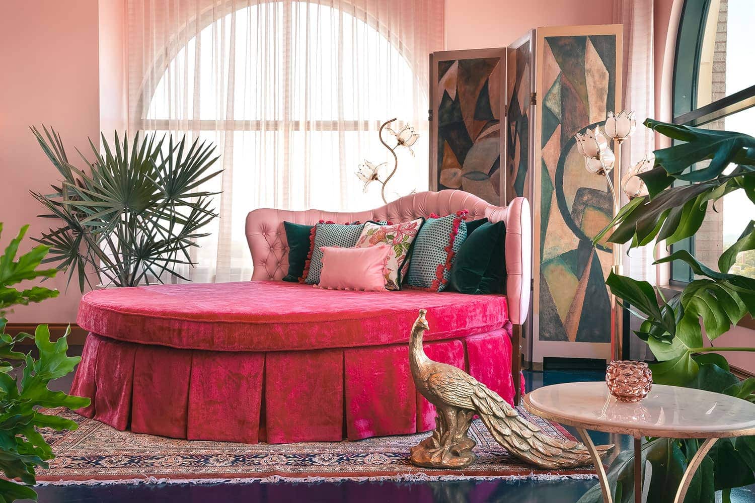 White Limozeen Graduate Nashville chaise lounge