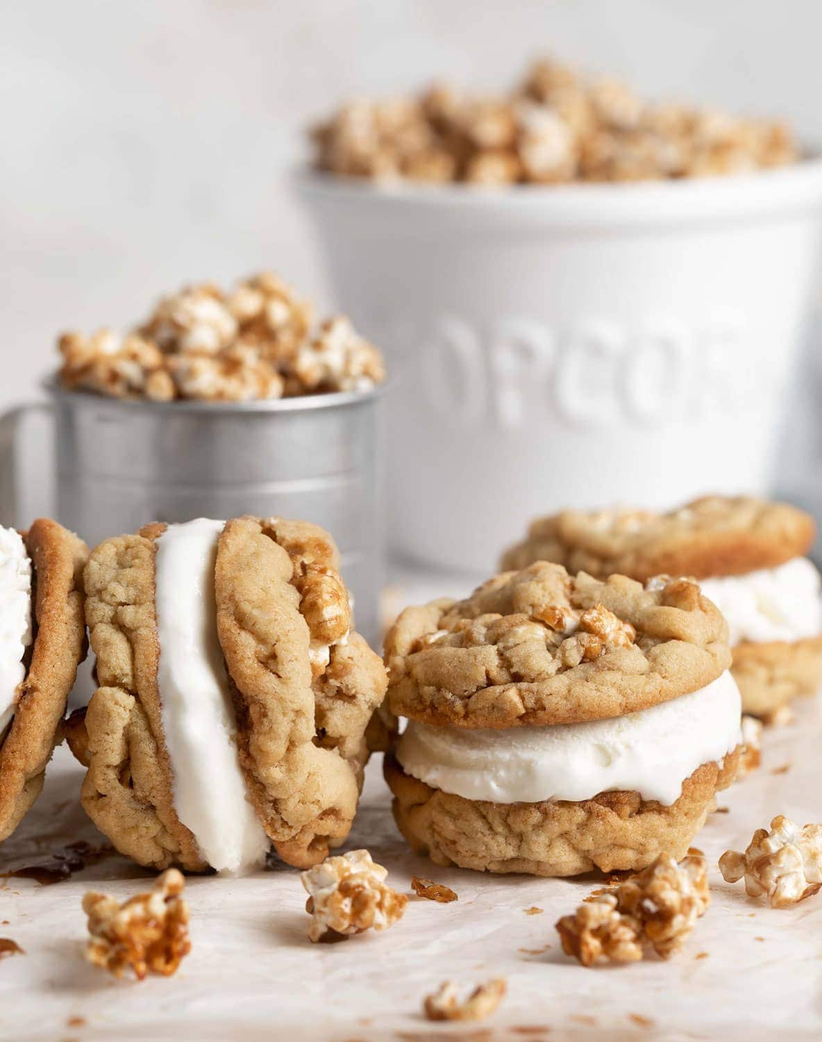 Root beer popcorn cookie sandwiches