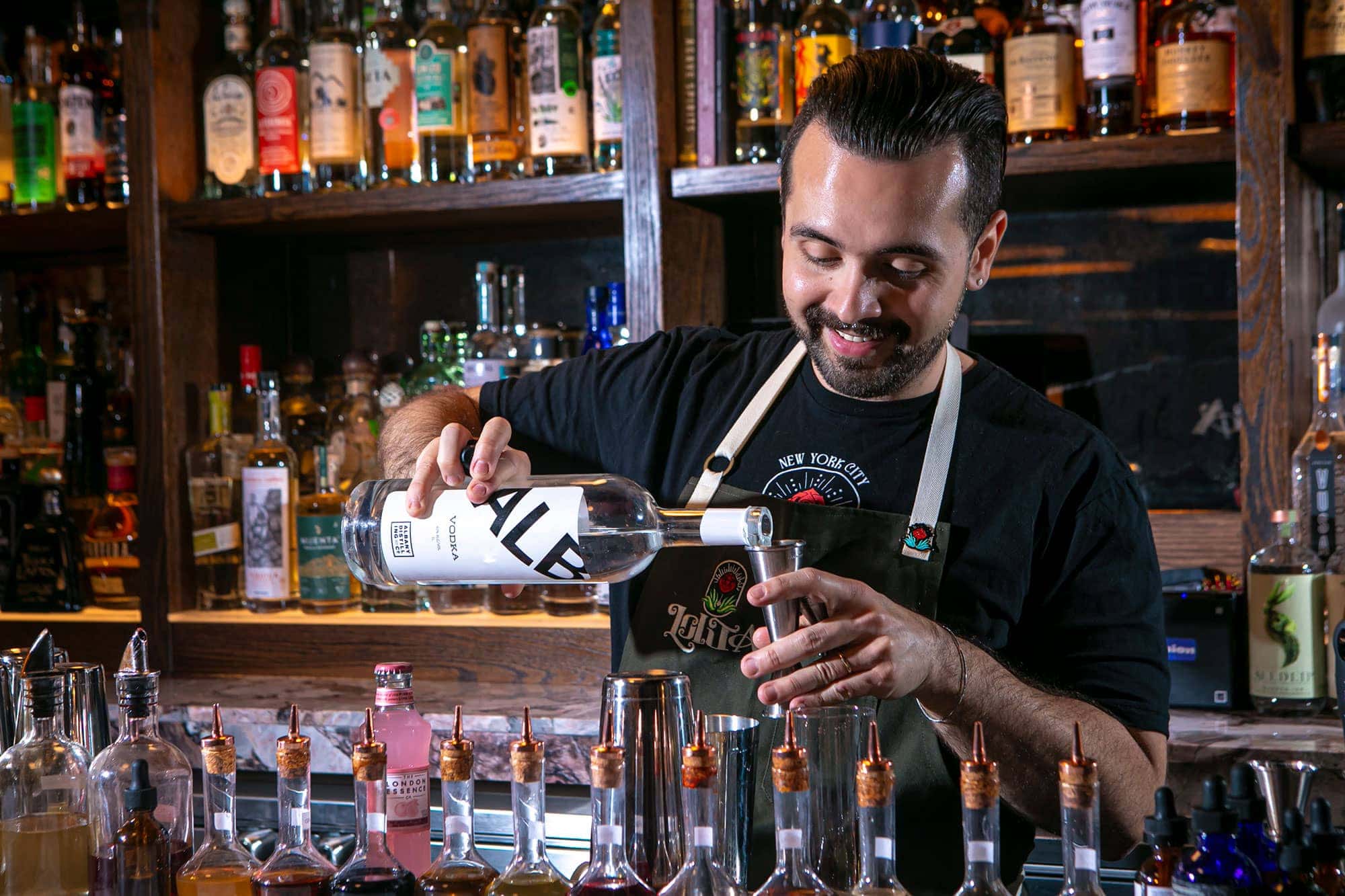 Carlos building a Palomita