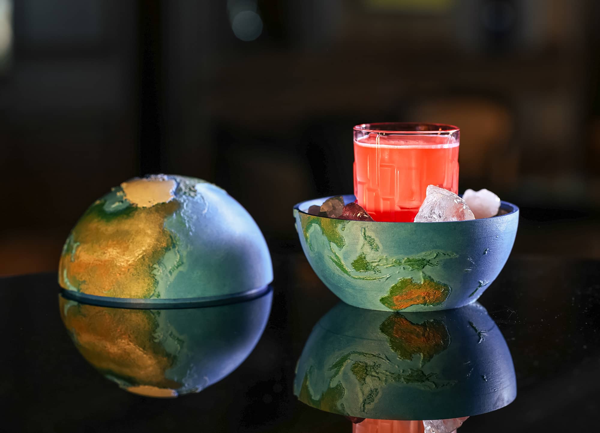 Center of the Earth at the Manor Bar