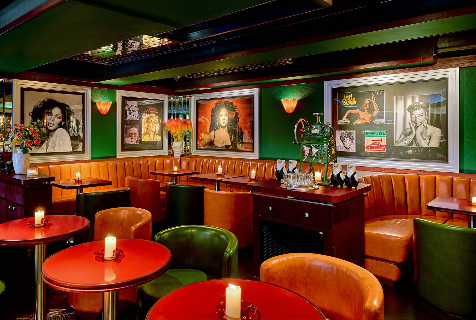 Montana Hong Kong upstairs booths