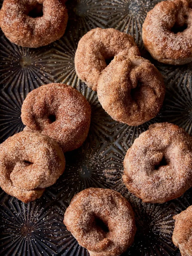 For his new book, Sure Thing Desserts (out 10/14), Matt Lewis (@brooklynbaker) compiled his go-to recipes that are simple enough for anyone to take on at home. Perfectly crunch and not too sweet, these ciambelline al vino rosso (aka Italian red wine cookies) made the cut. They’re traditionally served with red wine after dinner, but Lewis also recommends enjoying them with espresso. Recipe link in our bio.

📸 @dana_gallagher