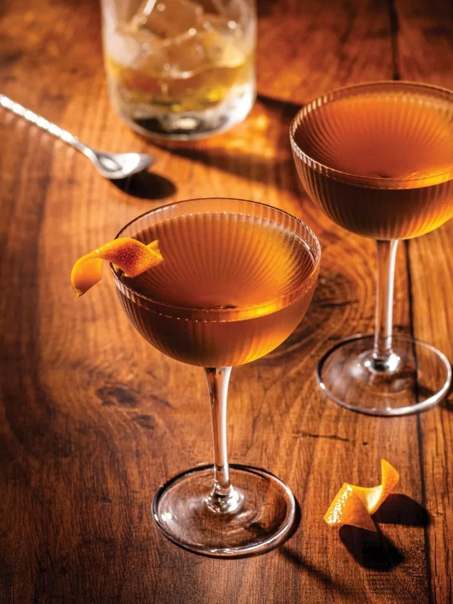 The Brainstorm is an Irish whiskey cocktail from Hugo Ensslin’s 1917 Recipes for Mixed Drinks. Head to the link in our bio for a modern adaptation, with vermouth and Bénédictine getting greater billing in the glass.

📸 @johnvalls_f2.0